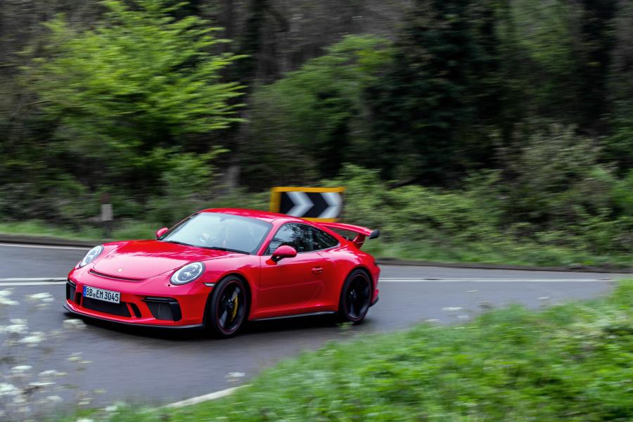  Porsche 911 GT3 (991) 2017 года  (UK) (фото 10 из 42)